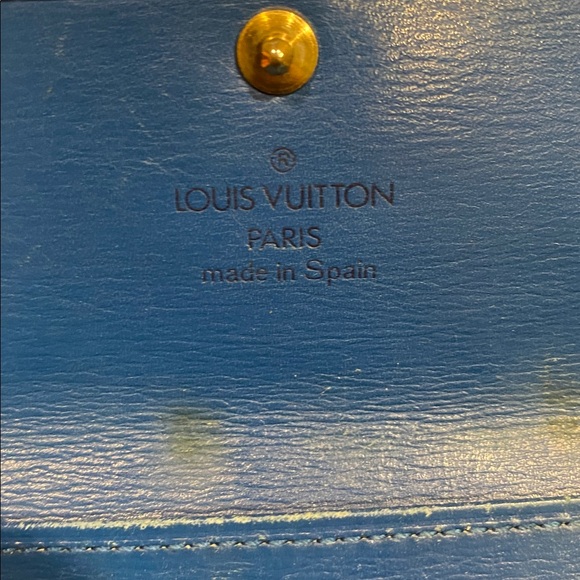 Louis Vuitton Blue Epi 4 Key Holder - with COA! - Picture 7 of 12